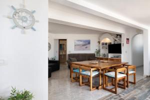 Et tv og/eller underholdning på Bungalow Famara, Lanzarote