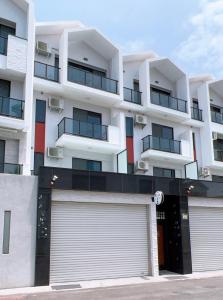 Tòa nhà nơi chỗ nghỉ nhà dân tọa lạc