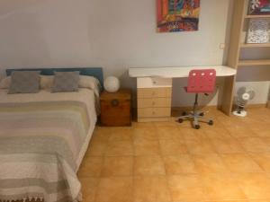 Posteľ alebo postele v izbe v ubytovaní Preciosa vivienda enorme y totalmente equipada en el centro de Figueres