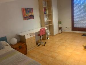 Posteľ alebo postele v izbe v ubytovaní Preciosa vivienda enorme y totalmente equipada en el centro de Figueres
