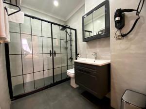 Ein Badezimmer in der Unterkunft Solomon's Mansion Hotel Istanbul