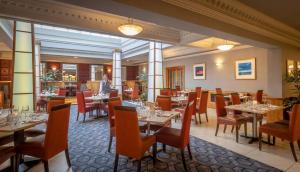 Restavracija oz. druge možnosti za prehrano v nastanitvi Slieve Russell Hotel