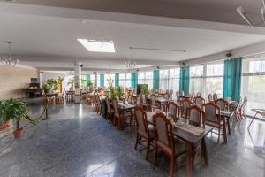 Restaurace v ubytování WEST Hotel an der Sächsischen Weinstrasse