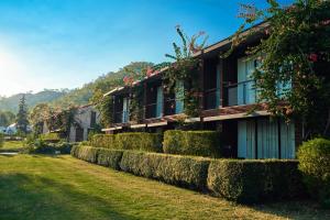 A garden outside Rixos Premium Göcek - Adult Only