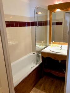 Ett badrum på V du Bachat Arolles D23 - Appt 4 pers