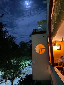 Foto sihtkohas Mysore asuva majutusasutuse Crossroads Hostel 1980 galeriist