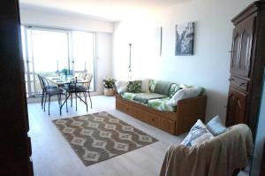 Χώρος καθιστικού στο BELLE VIE vue dominante mer et plage - Appartement 2 à 4 personnes +17 φωτογραφίες