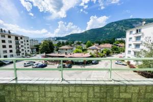 Pogled na planine ili pogled na planine iz apartmana