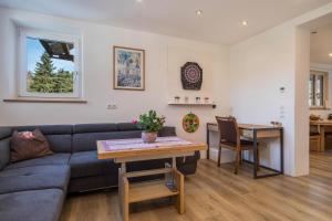 Istumisnurk majutusasutuses Ferienwohnung Tannenblick
