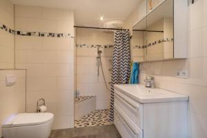 Koupelna v ubytování Ferienwohnung Tannenblick + 16 fotografií