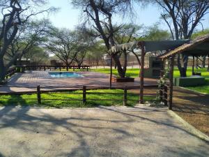 Bazén v ubytování Nako Okavango Guesthouse nebo v jeho okolí
