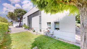 Aed väljaspool majutusasutust Spacious studio in a quiet area of Sierre