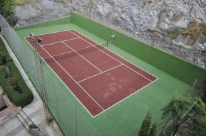 Tennis and/or squash facilities at TAO 1 Primera línea de Playa VELILLA or nearby