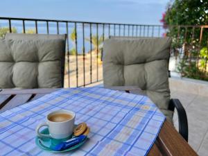 A balcony or terrace at To Spitaki