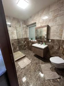 Koupelna v ubytování Ferienwohnungen nähe Therme Aquapulco