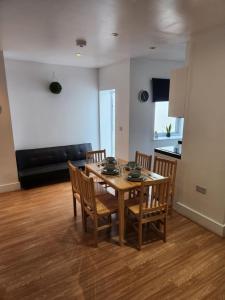 Kuchyň nebo kuchyňský kout v ubytování Sparrow & City Pad 5