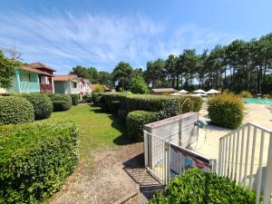 Κήπος έξω από το Appartement Domaine du Golf avec Piscine