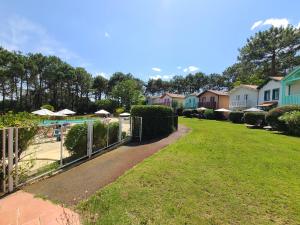 Κήπος έξω από το Appartement Domaine du Golf avec Piscine