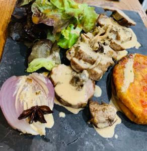 露营地内部或周边提供的食物