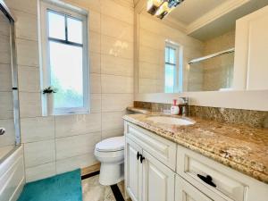 Phòng tắm tại Vancouver Luxury guesthouse +16 ảnh