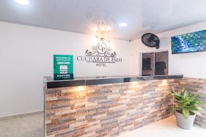 Restauracja z napisem "Klub kwarantanny" w obiekcie Hotel Cuchara de Palo Ayenda w mieście Santa Marta