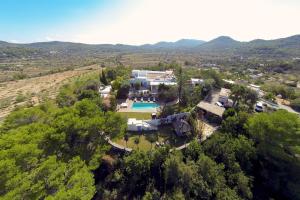 an aerial view of a large house with a swimming pool at Can Lib in Sant Josep de sa Talaia