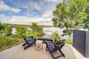 Lakefront Brewster Home with Yard Games and Hot Tub!