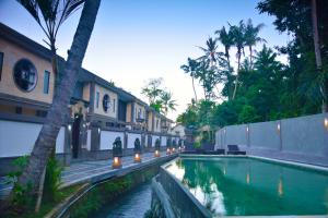 Πισίνα στο ή κοντά στο Full Moon Villa Ubud