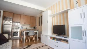 Kuchyň nebo kuchyňský kout v ubytování Apartamento en el centro con plaza de garaje