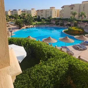 Bazén v ubytování قرية مرسيليا بيتش3 شاليه عائلات فقط - Marseilia Beach 3 chalet Families Only nebo v jeho okolí