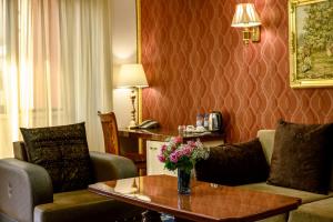Posezení v ubytování Royal Plaza by Stellar Hotels, Yerevan