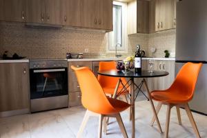 Kuchyň nebo kuchyňský kout v ubytování Stefanos & Zenia's apartment2 -Nydri