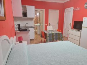 A kitchen or kitchenette at Vivienda Perez Martin