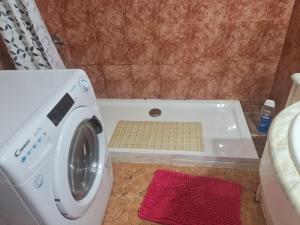 A bathroom at Vivienda Perez Martin