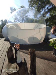 Fotografija u galeriji objekta Sleep in a bubble u gradu Wanze