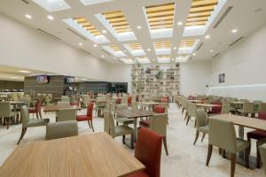 Restaurace v ubytování Real Inn Tijuana by Camino Real Hoteles