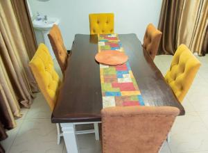 Χώρος καθιστικού στο Forget your worries in this serene 5 Bedroom Villa in Ngong