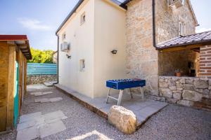 Fotografia z galérie ubytovania Villa Hrustika - heated pool, jacuzzi & sauna v destinácii Gabonjin