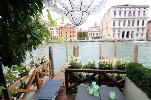 Balkón nebo terasa v ubytování GranDELUX-Canal - BBC Venice Grand Tour 2024 recorded here!