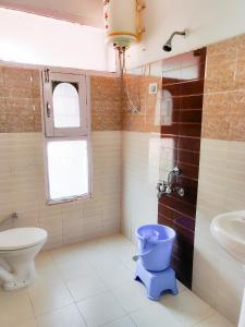 Hotel Amit - 5 Mins Drive to Airport的一间浴室