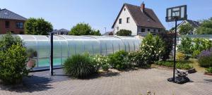 Afbeelding uit fotogalerij van Ferienwohnung am Schweriner Außensee in Schwerin