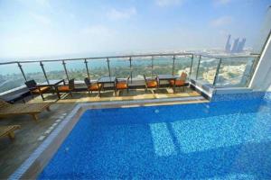 Bassein majutusasutuses Ramada Abu Dhabi Corniche või selle lähedal