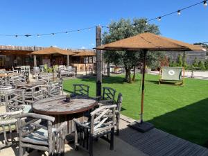 Zahrada ubytování Lodges en Provence - Ecogîtes & Restaurant insolites