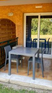 Fotografia z galérie ubytovania Joli Appartement 27m2 Terre d'Ocre en village vacances en Camargue v destinácii Arles