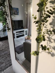 Gallery image of Santika Sunhill Cottage in Stellenbosch +18 photos