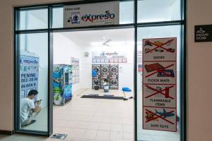 A sala de jogos em Simfoni Tower 3R2B 8pax @C180@Chr Trader Square