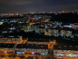 Uma vista geral de Seri Kembangan ou a vista da cidade a partir do apartamento