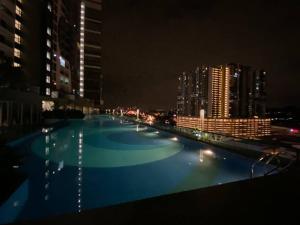 A piscina em ou perto de Simfoni Tower 3R2B 8pax @C180@Chr Trader Square