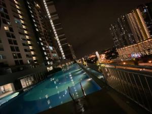 A piscina em ou perto de Simfoni Tower 3R2B 8pax @C180@Chr Trader Square