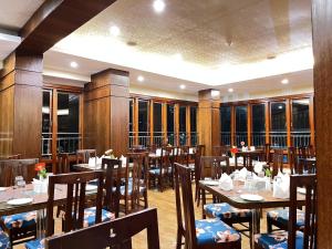 Cilantro Unwind Delisso Abode餐厅或其他用餐的地方